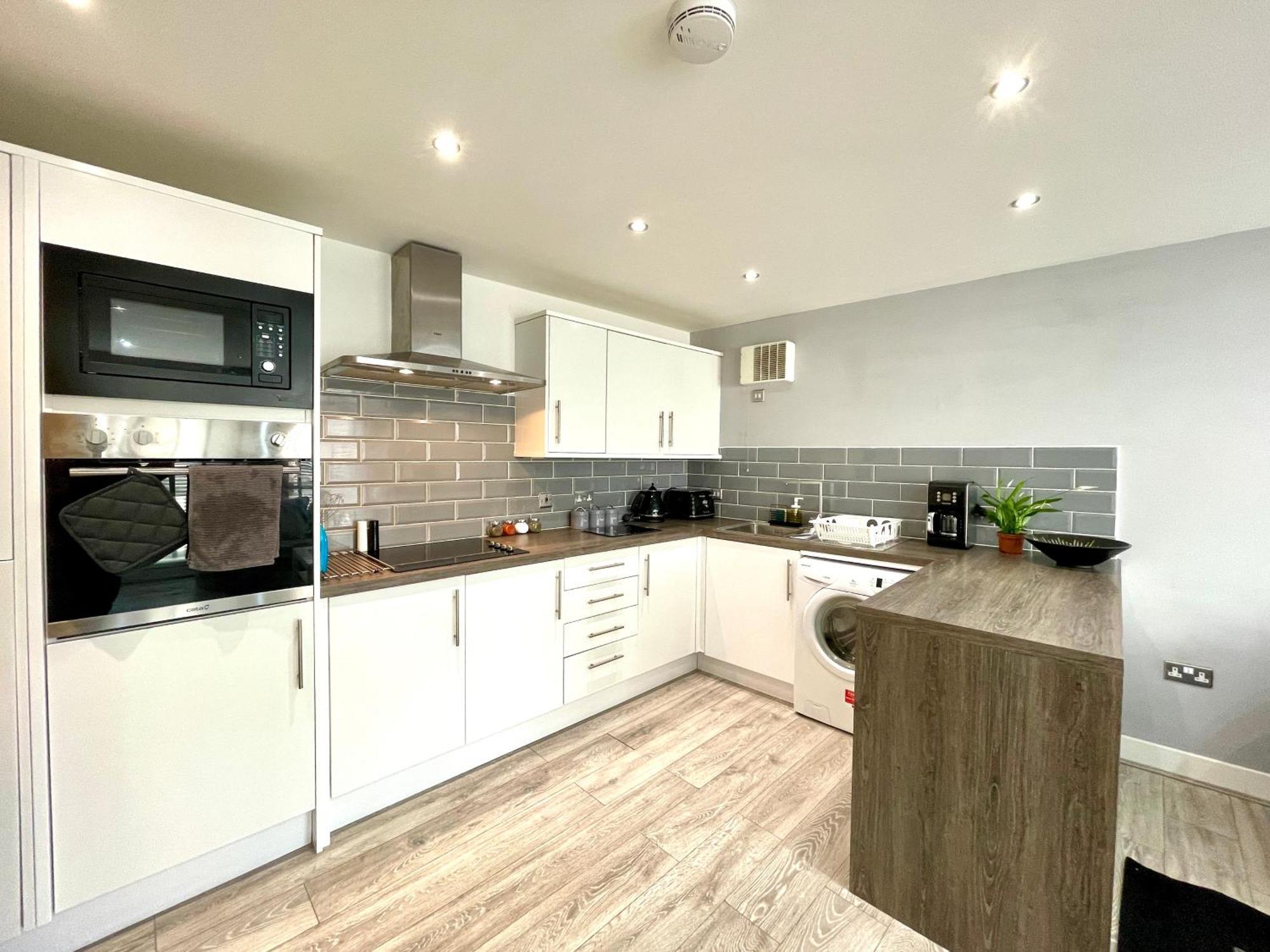 Rnm - Business Professionals Stay, Walsall City Centre, 2 Bedroom With Ensuite And Bathroom, Entire Place, Kitchen & Washroom With Amenities, Smart Tv, Easy Access, Fast Wifi, Parking Nearby, Great Transport Links Exteriér fotografie
